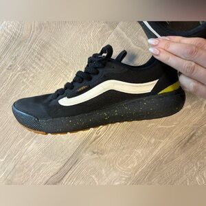 Men’s Vans size 6.0